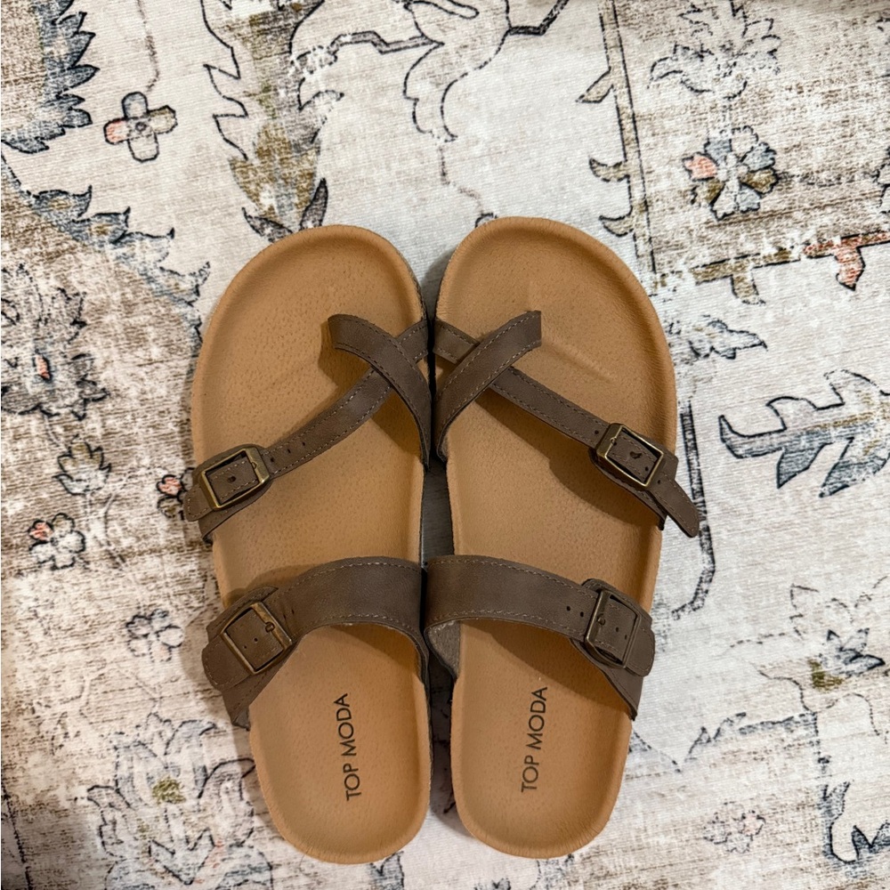 Brown Sandals size 9